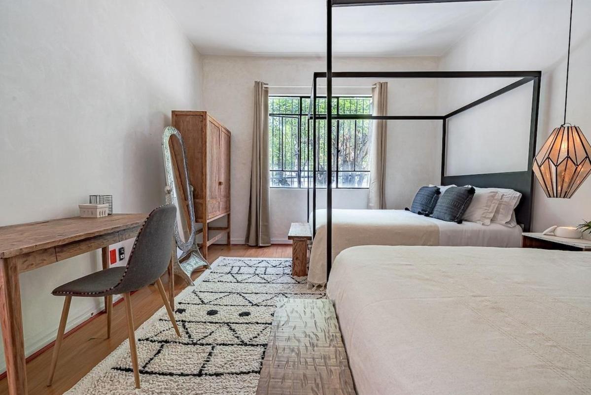 Casona En Condesa Con Patio Gigante Mexico City